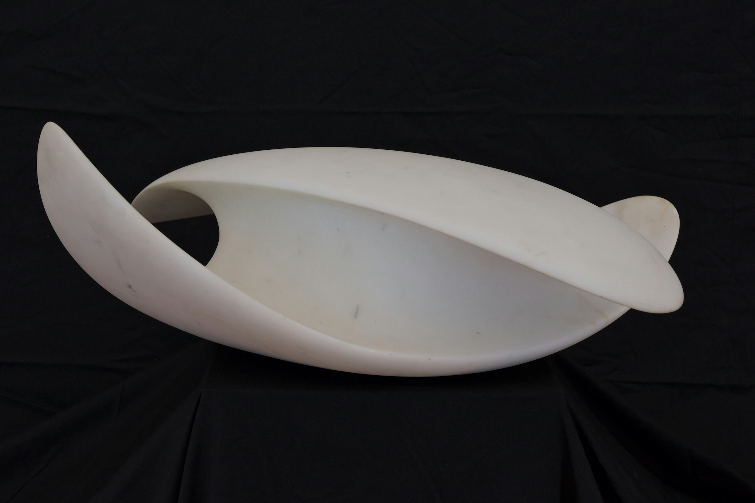 Veronica Branca-Masa. Scultura spaziale, 1988 marmo Collezione privata, Ranzo