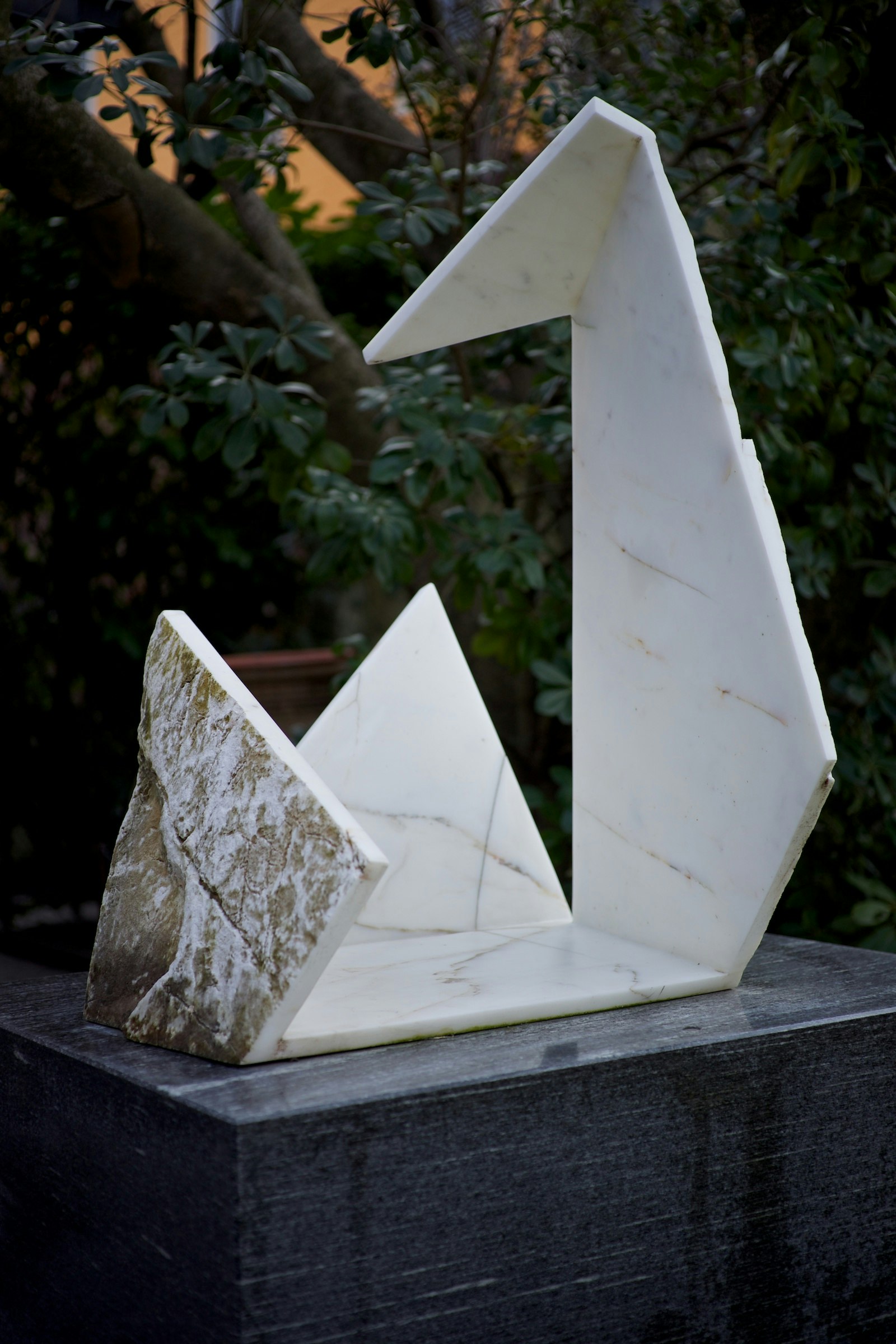 Veronica Branca-Masa. Senza titolo (serie nuovi linguaggi), 2001 marmo Collezione privata, Lugano